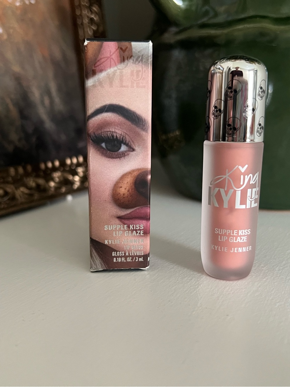 Kylie supple kiss lip glaze in shade “like”